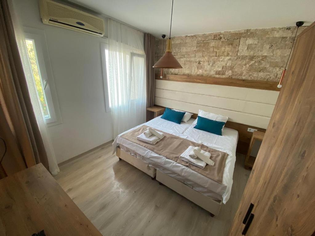 Cat Kapi Alacati Çeşme Luaran gambar